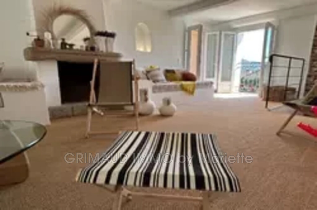 maison de village avec piscine, garage et terrasse tropezienne – 5 pièces – 3 chambres – 202.00 m²