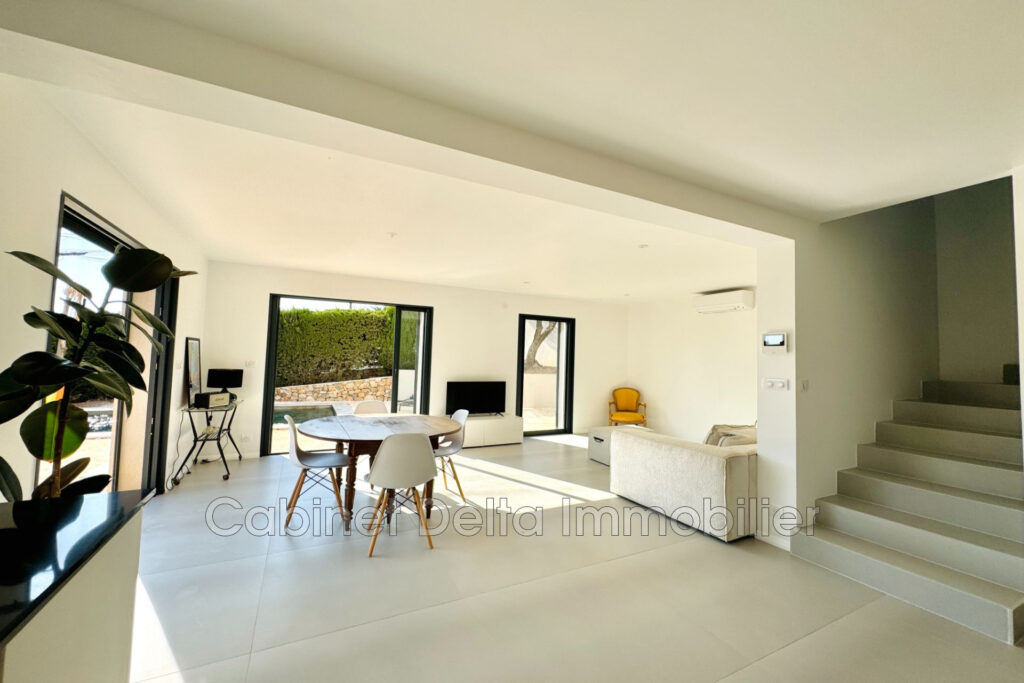 Superbe maison à Ollioules, AU CALME    – 4 pièces – 4 chambres – 110.00 m²