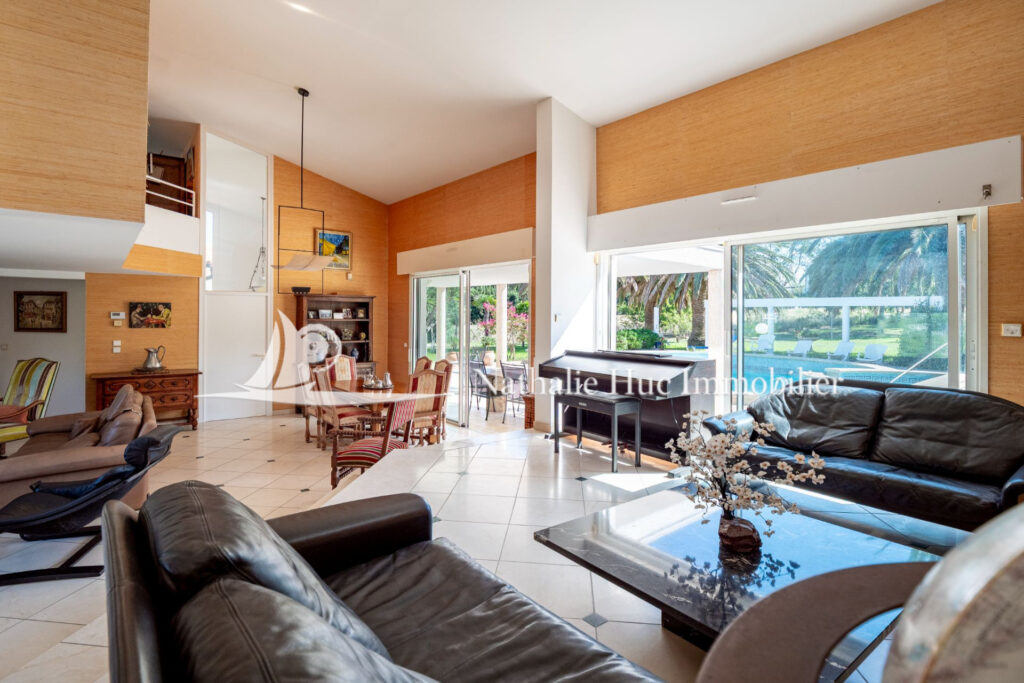 vente maison 7 Pièce(s) – 7 pièces – 4 chambres – 256.00 m²