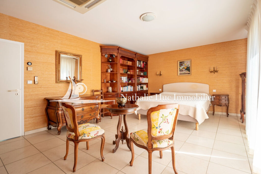 vente maison 7 Pièce(s) – 7 pièces – 4 chambres – 256.00 m²