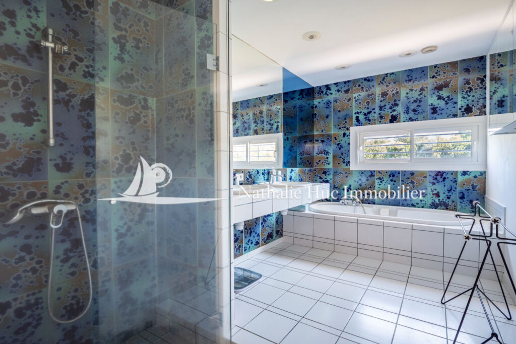 vente maison 7 Pièce(s) – 7 pièces – 4 chambres – 256.00 m²