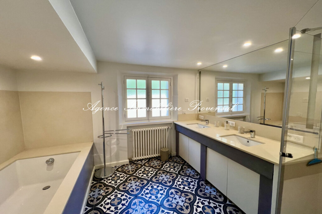 location saisonnière maison 5 Pièce(s) – 5 pièces – 4 chambres – 200.00 m²