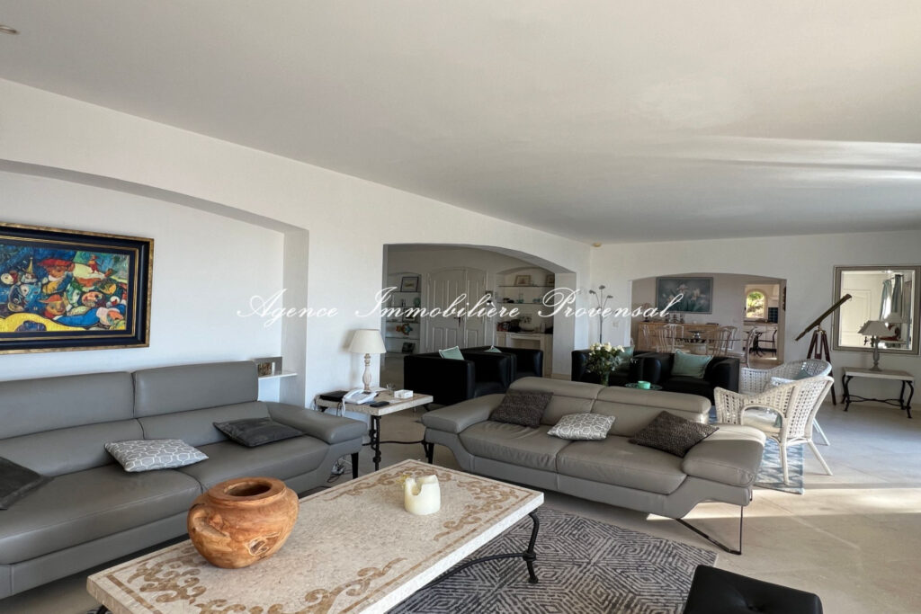 location saisonnière maison 6 Pièce(s) – 6 pièces – 5 chambres – 280.00 m²