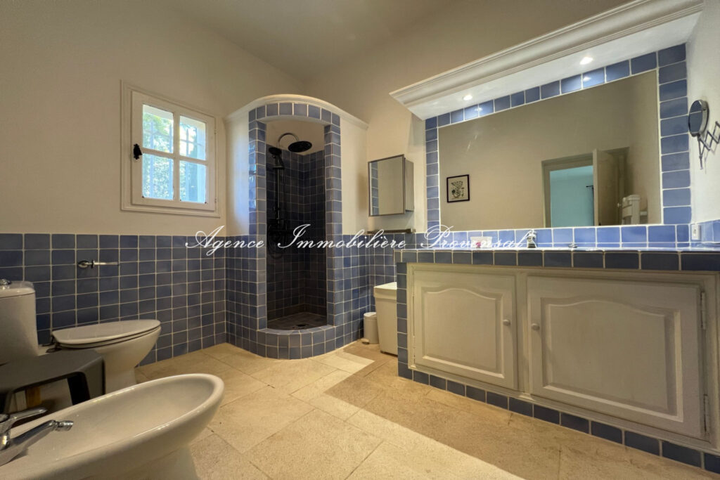 location saisonnière maison 6 Pièce(s) – 6 pièces – 5 chambres – 280.00 m²