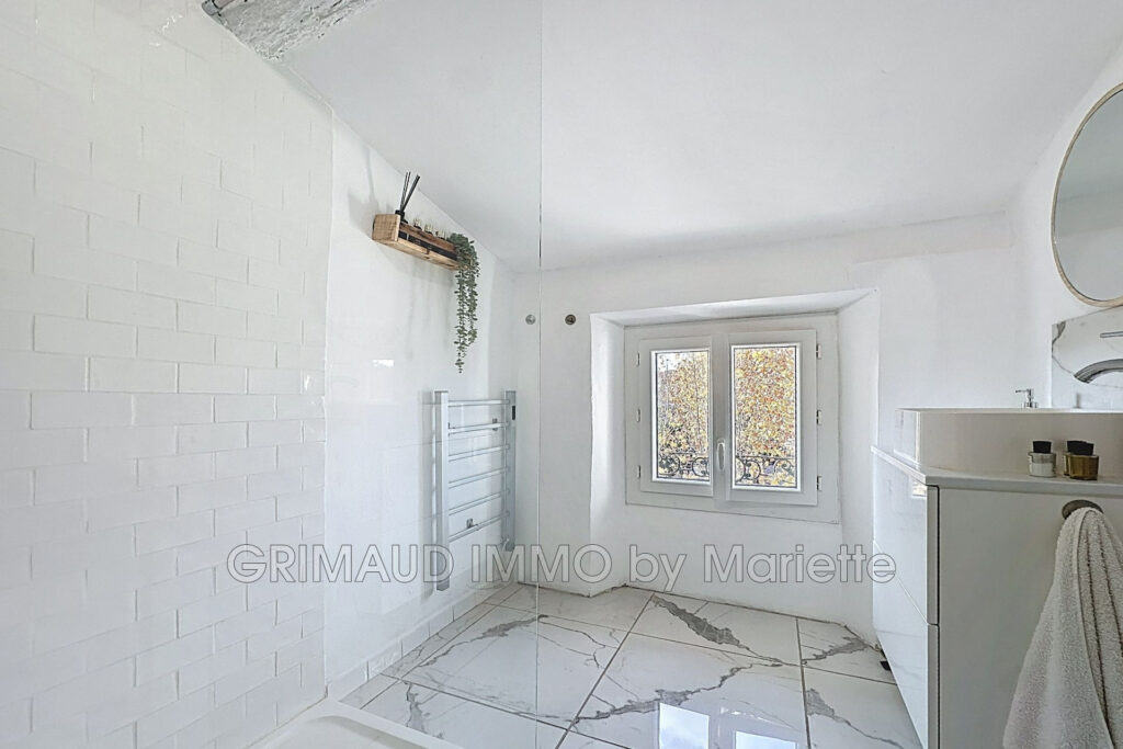 belle maison avec 5 chambres – 5 pièces – 5 chambres – 141.38 m²