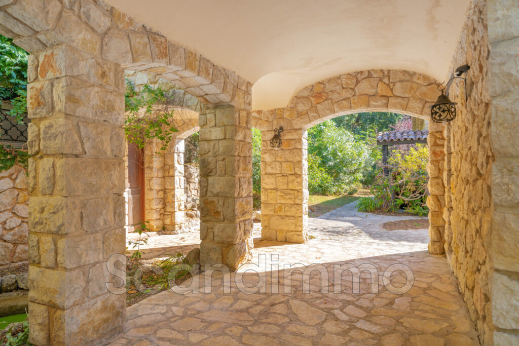 vente maison 8 Pièce(s) – 8 pièces – 4 chambres – 254.70 m²