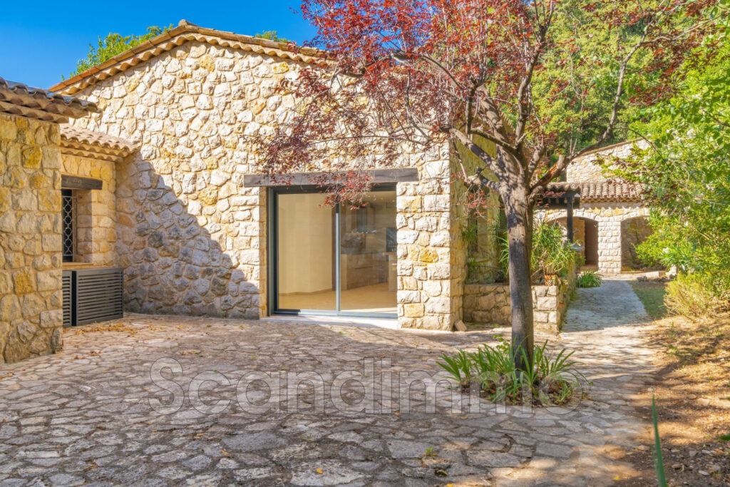 vente maison 8 Pièce(s) – 8 pièces – 4 chambres – 254.70 m²