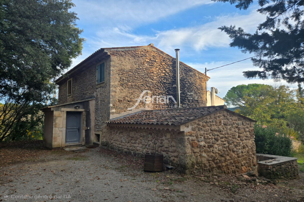 À vendre à Salernes bastide avec 5 chambres et un terrain de 2 – 8 pièces – 5 chambres – 140.00 m²