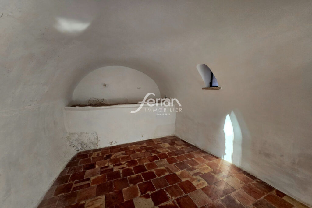 À vendre à Salernes bastide avec 5 chambres et un terrain de 2 – 8 pièces – 5 chambres – 140.00 m²