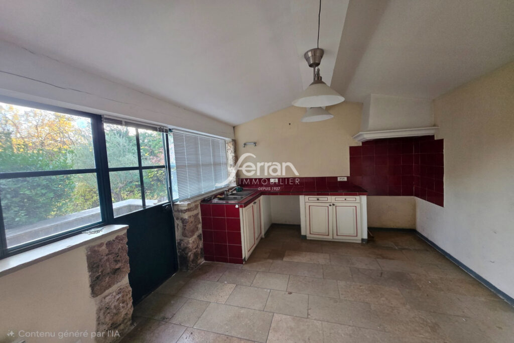 À vendre à Salernes bastide avec 5 chambres et un terrain de 2 – 8 pièces – 5 chambres – 140.00 m²