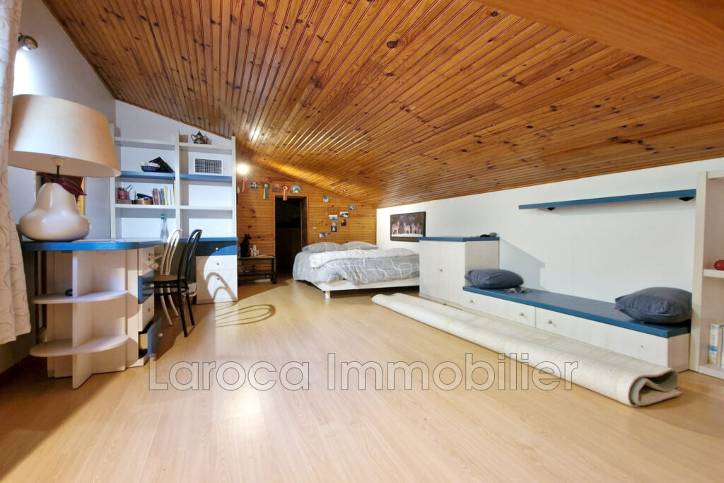 Maison de caractère plein sud avec piscine et vues imprenables – 7 pièces – 4 chambres – 175.00 m²