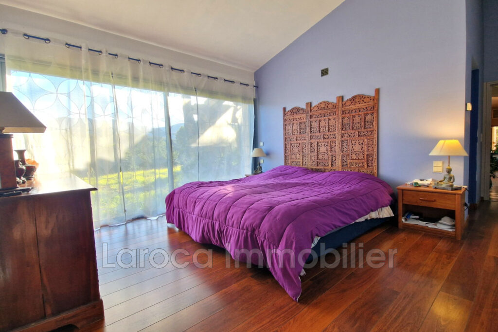 Maison de caractère plein sud avec piscine et vues imprenables – 7 pièces – 4 chambres – 175.00 m²