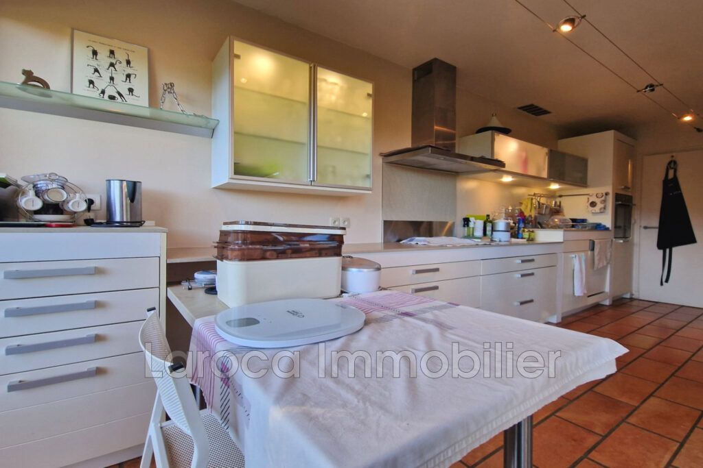 Maison de caractère plein sud avec piscine et vues imprenables – 7 pièces – 4 chambres – 175.00 m²