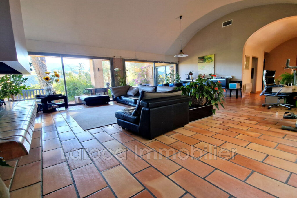 Maison de caractère plein sud avec piscine et vues imprenables – 7 pièces – 4 chambres – 175.00 m²