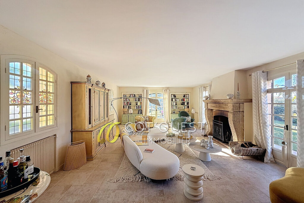 vente maison 7 Pièce(s) – 7 pièces – 5 chambres – 317.00 m²