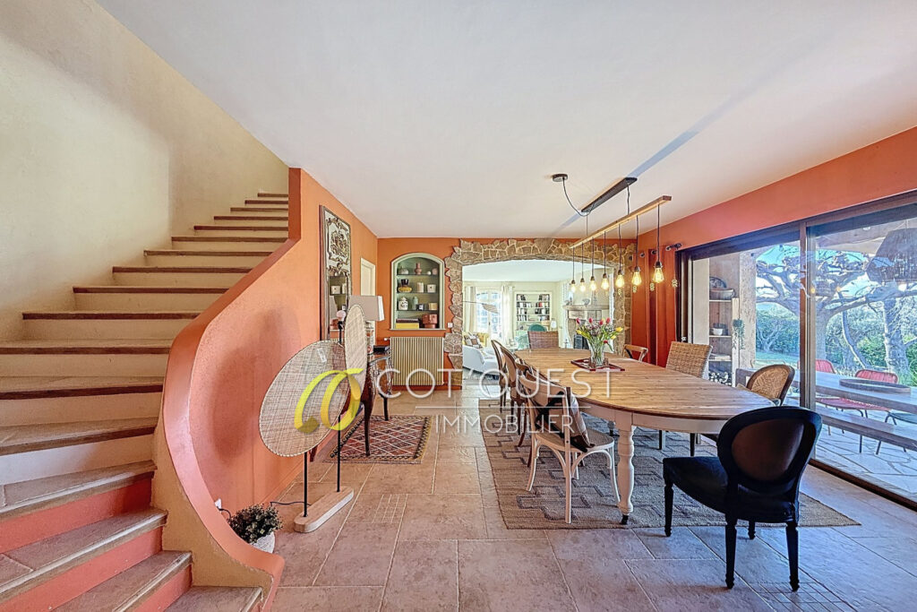 vente maison 7 Pièce(s) – 7 pièces – 5 chambres – 317.00 m²