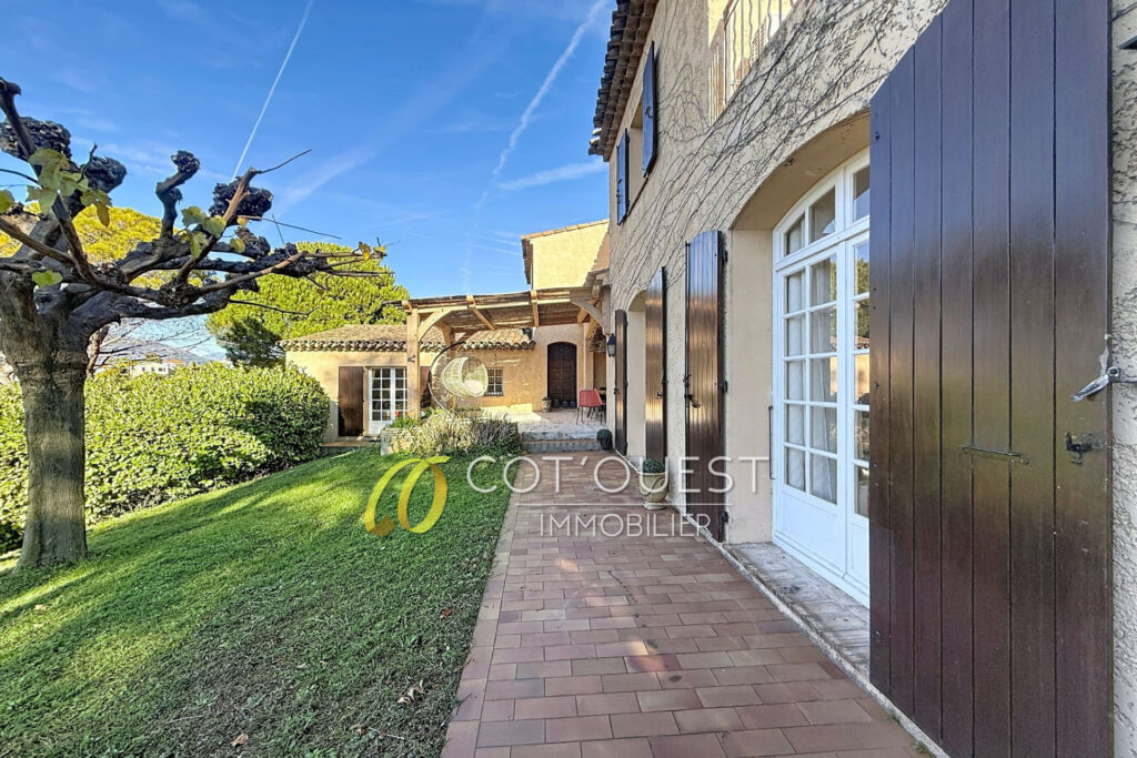 vente maison 7 Pièce(s) – 7 pièces – 5 chambres – 317.00 m²