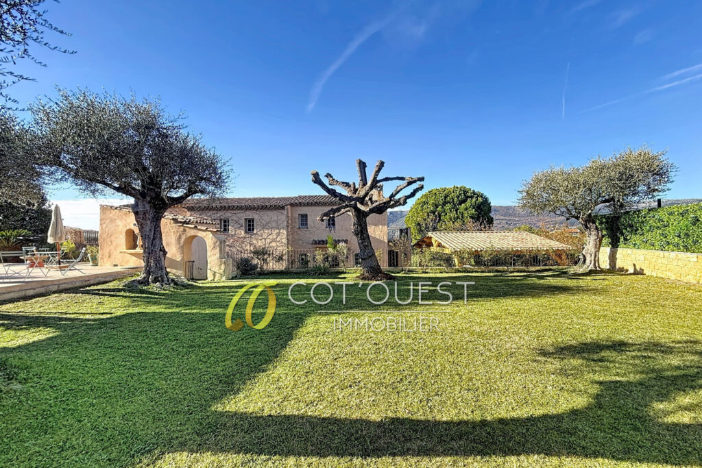 vente maison 7 Pièce(s) – 7 pièces – 5 chambres – 317.00 m²