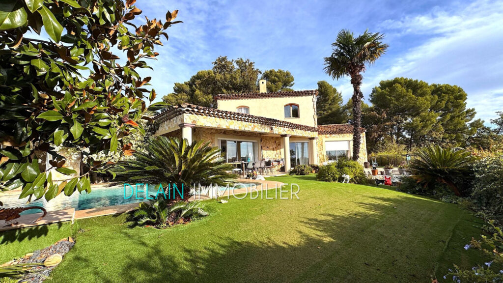 vente maison – NR pièces – 4 chambres – 205.00 m²