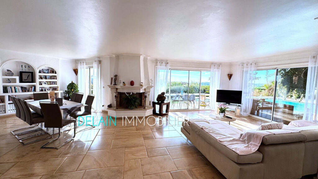 vente maison – NR pièces – 4 chambres – 205.00 m²