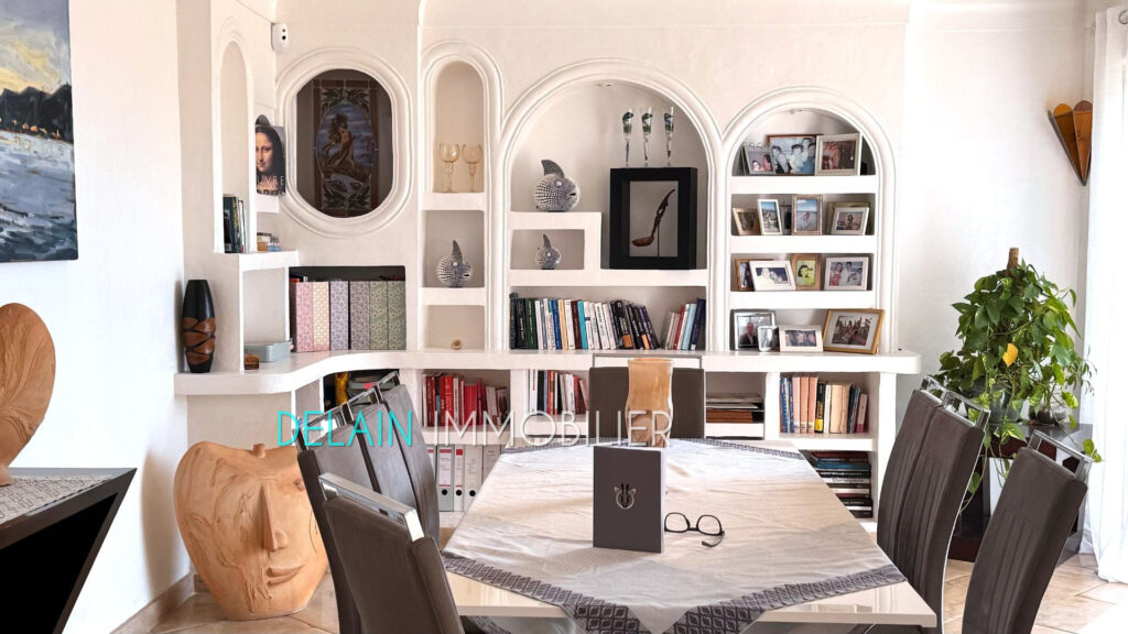 vente maison – NR pièces – 4 chambres – 205.00 m²