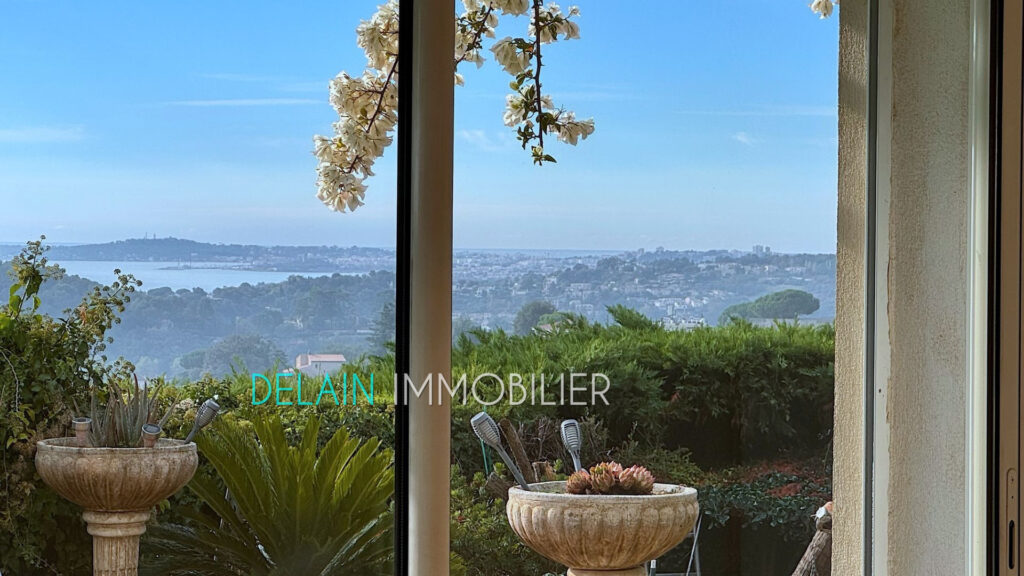 vente maison – NR pièces – 4 chambres – 205.00 m²