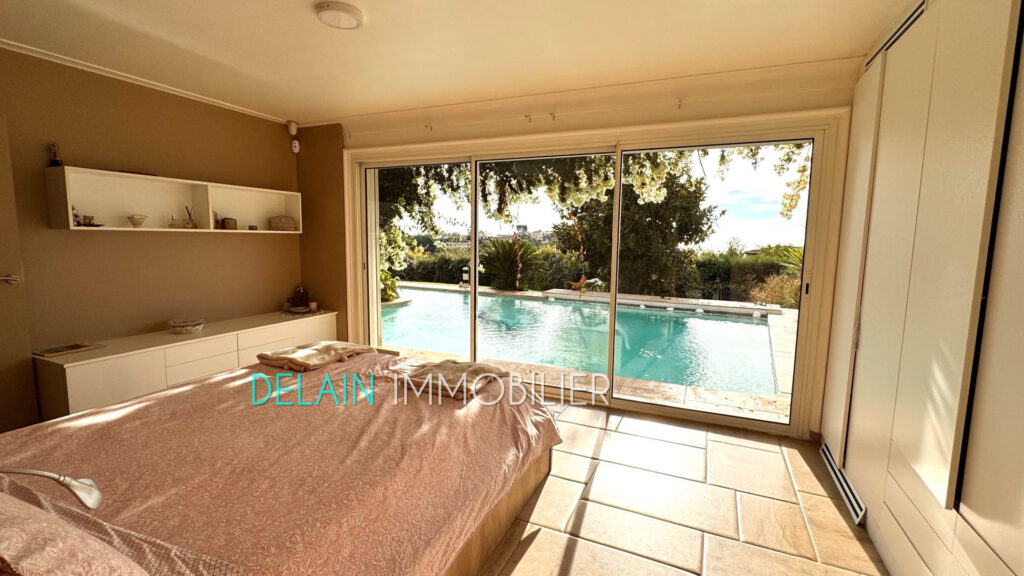 vente maison – NR pièces – 4 chambres – 205.00 m²