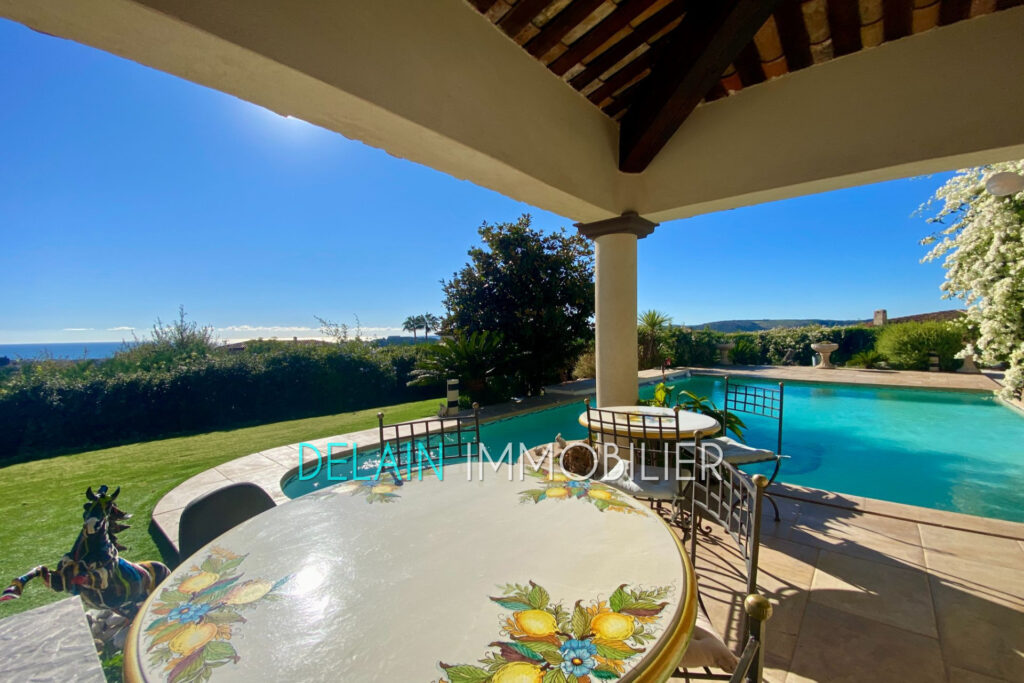 vente maison – NR pièces – 4 chambres – 205.00 m²