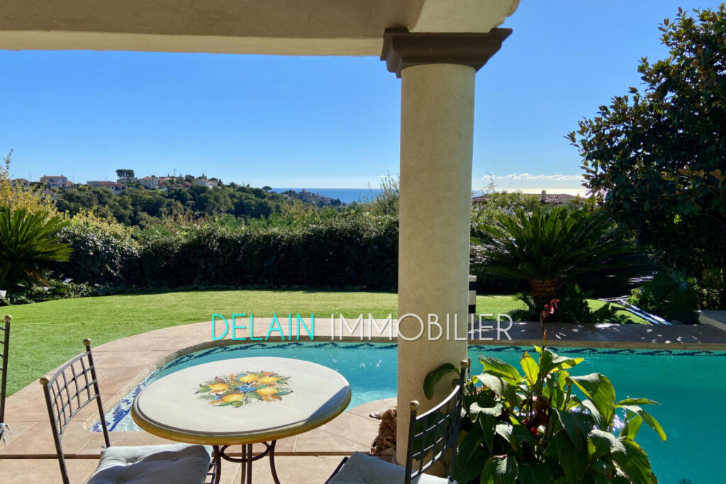 vente maison – NR pièces – 4 chambres – 205.00 m²