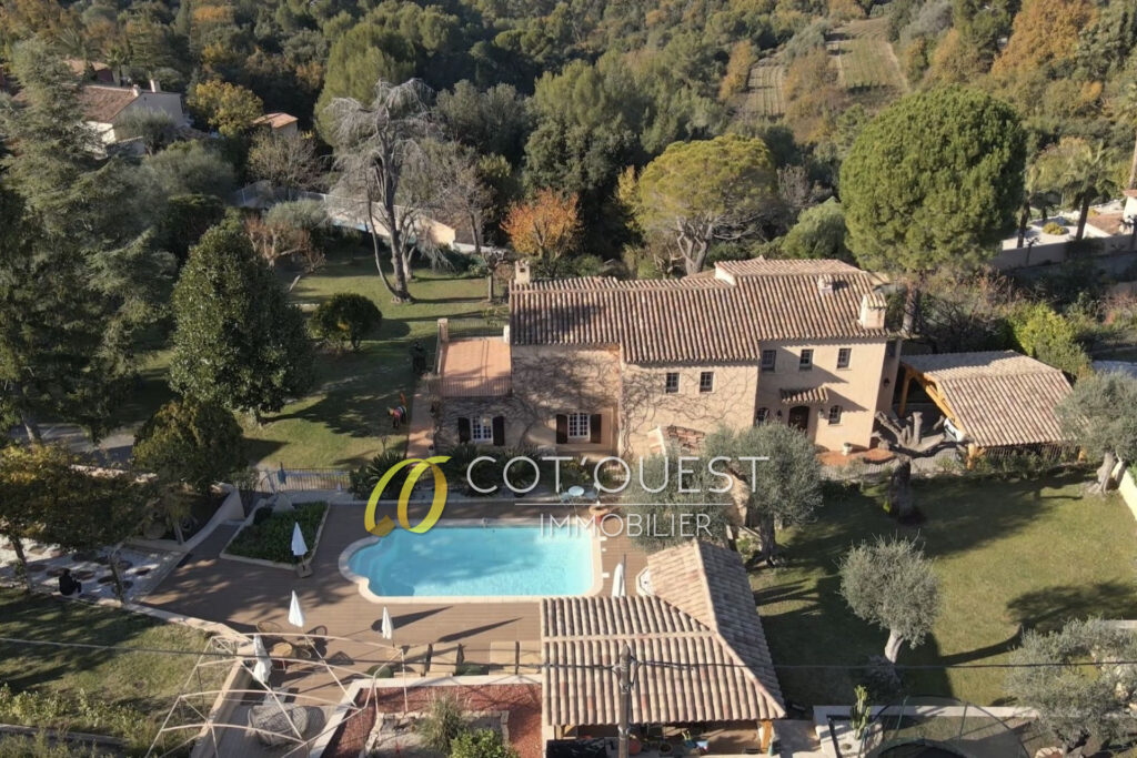 vente maison 7 Pièce(s) – 7 pièces – 5 chambres – 317.00 m²