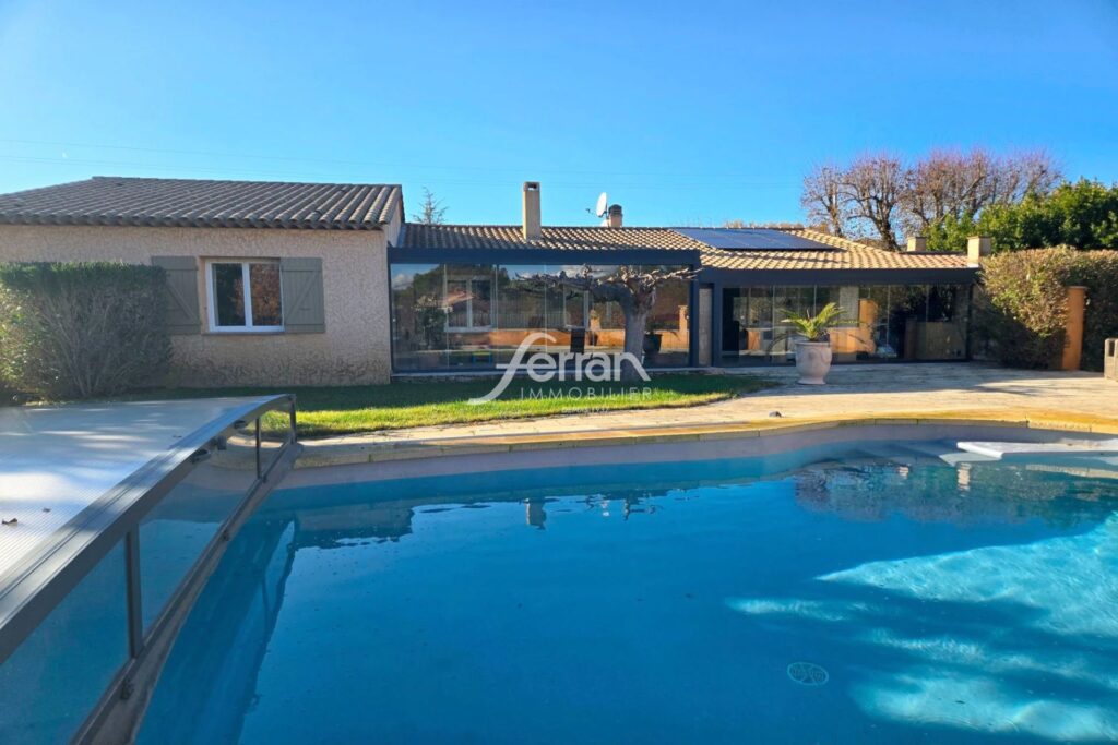 À vendre à Salernes villa 4 chambres sur un terrain de 4000m²  – 5 pièces – 4 chambres – 170.00 m²