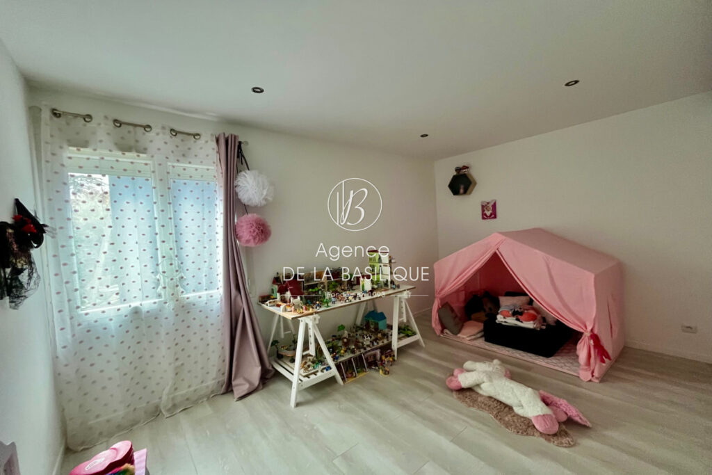 vente maison 6 Pièce(s) – 6 pièces – 4 chambres – 150.00 m²