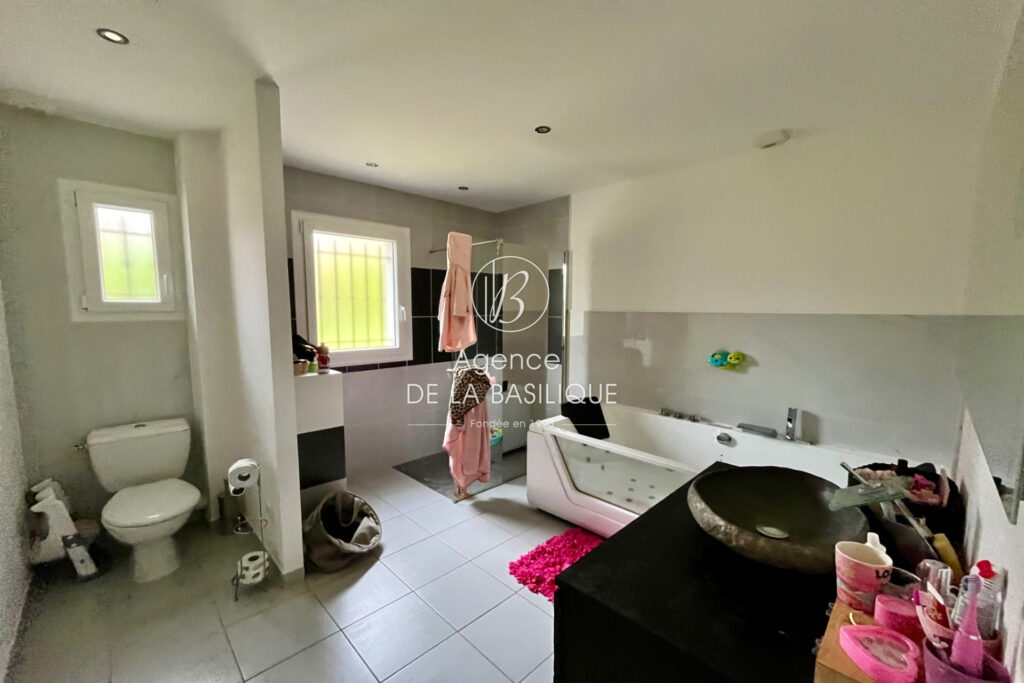 vente maison 6 Pièce(s) – 6 pièces – 4 chambres – 150.00 m²