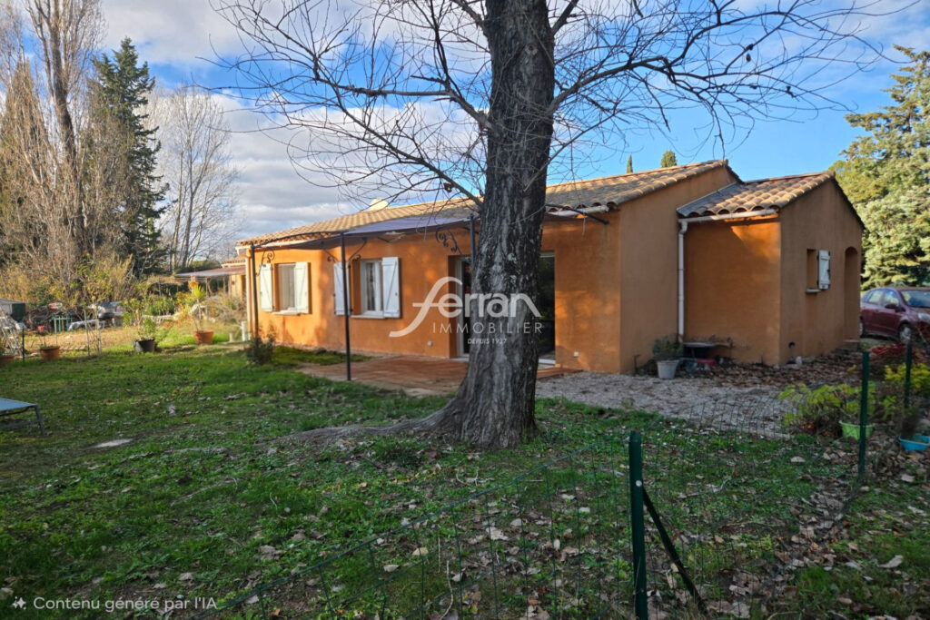 À vendre idéal investisseur à Villecroze maison T4 avec jardin – 4 pièces – 3 chambres – 77.00 m²