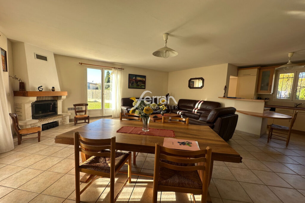 Maison d’environ 100m² sur un terrain d’environ 700 m². – NR pièces – 3 chambres – 99.93 m²