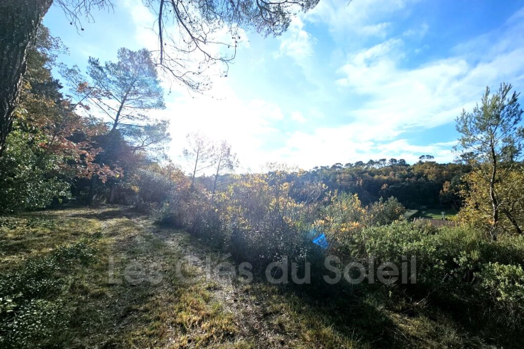 TOURVES  – 17 000 m² de liberté, 147 m² de charme : votre havr – 6 pièces – 3 chambres – 94.00 m²