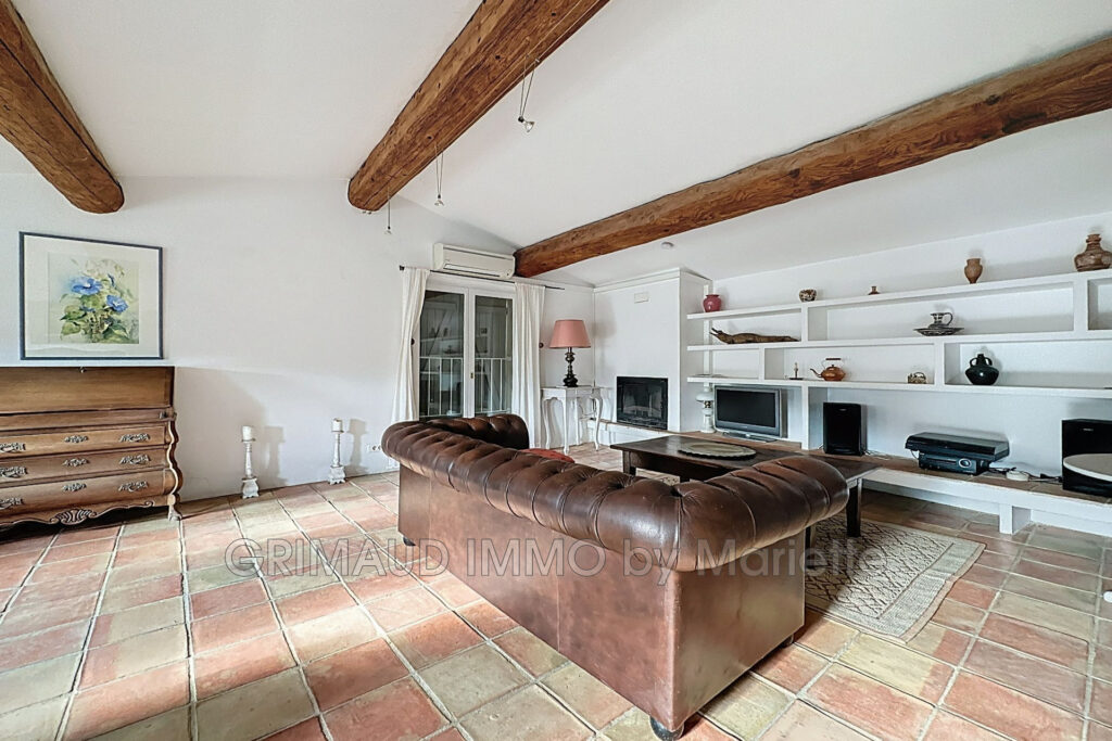 belle maison en pierres dans hameau – 3 pièces – 1 chambre – 88.00 m²