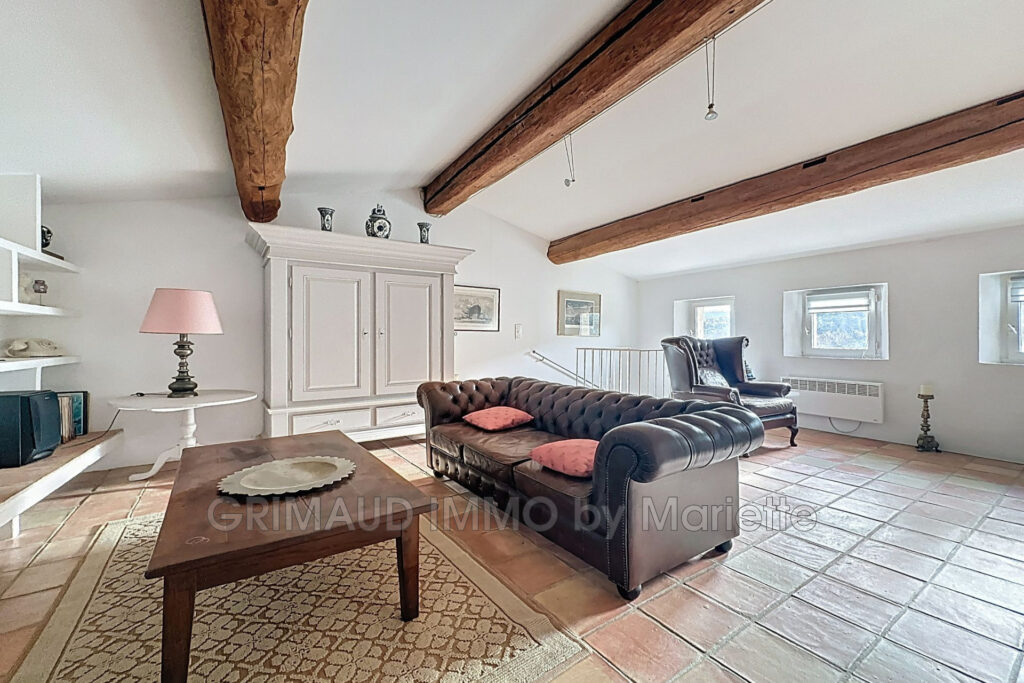 belle maison en pierres dans hameau – 3 pièces – 1 chambre – 88.00 m²