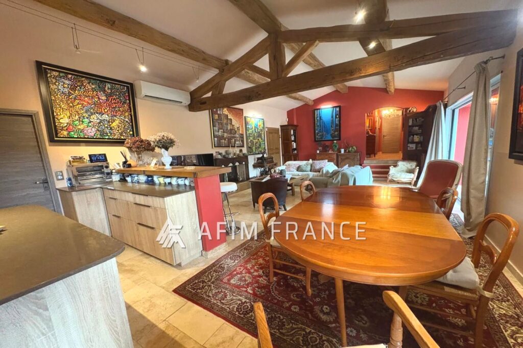 vente villa 5 Pièce(s) – 5 pièces – 3 chambres – 142.00 m²