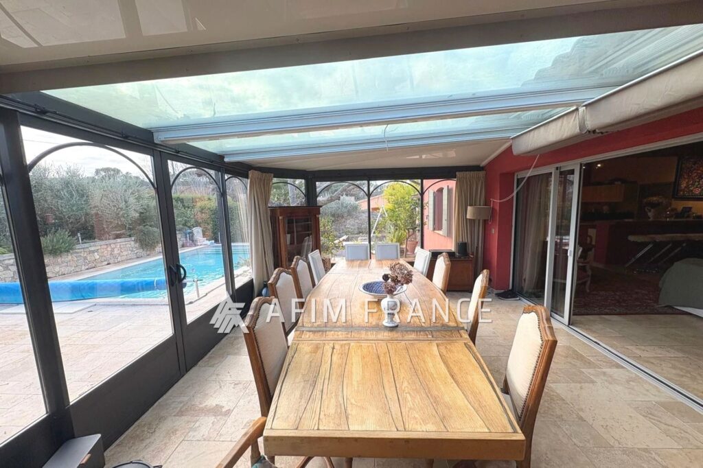 vente villa 5 Pièce(s) – 5 pièces – 3 chambres – 142.00 m²