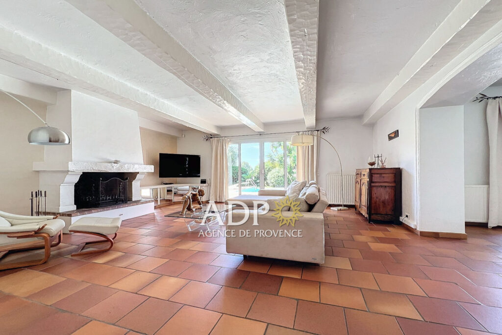 vente maison 6 Pice(s) – 6 pièces – 4 chambres – 194.00 m²