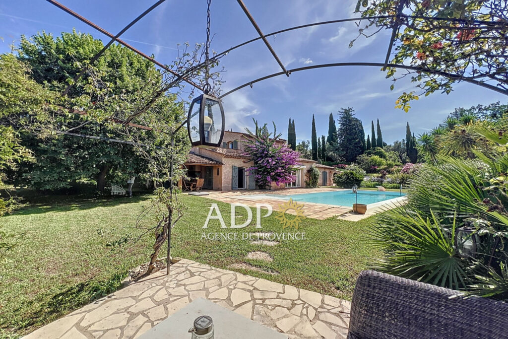 vente maison 6 Pice(s) – 6 pièces – 4 chambres – 194.00 m²