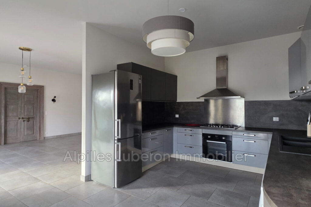 vente hangar 2 Pièce(s) – 2 pièces – 1 chambre – 81.80 m²