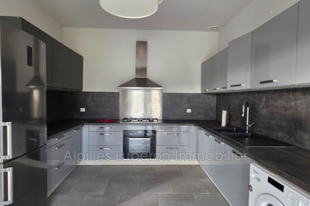 vente hangar 2 Pièce(s) – 2 pièces – 1 chambre – 81.80 m²