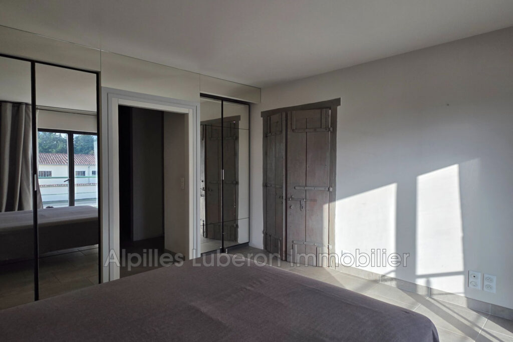 vente hangar 2 Pièce(s) – 2 pièces – 1 chambre – 81.80 m²
