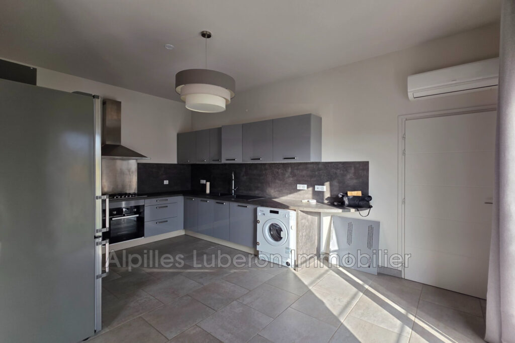 vente hangar 2 Pièce(s) – 2 pièces – 1 chambre – 81.80 m²