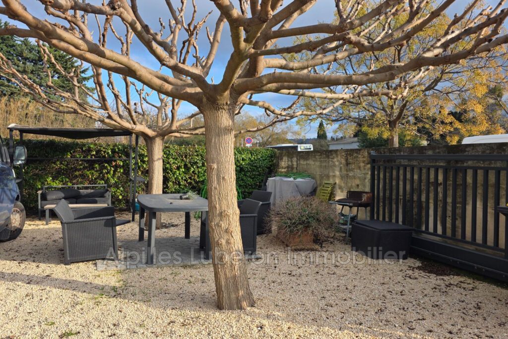 vente hangar 2 Pièce(s) – 2 pièces – 1 chambre – 81.80 m²