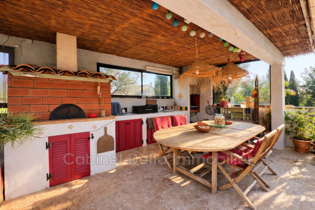 Villa à Sanary, située dans un cadre verdoyant, proche des éco – 6 pièces – 4 chambres – 142.00 m²