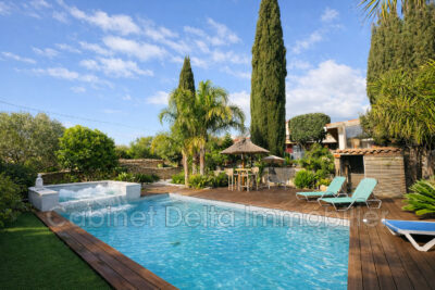 Villa à Sanary, située dans un cadre verdoyant, proche des éco – 6 pièces – 4 chambres – 142.00 m²