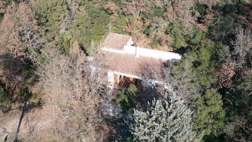 TOURVES  – 17 000 m² de liberté, 147 m² de charme : votre havr – 6 pièces – 3 chambres – 94.00 m²